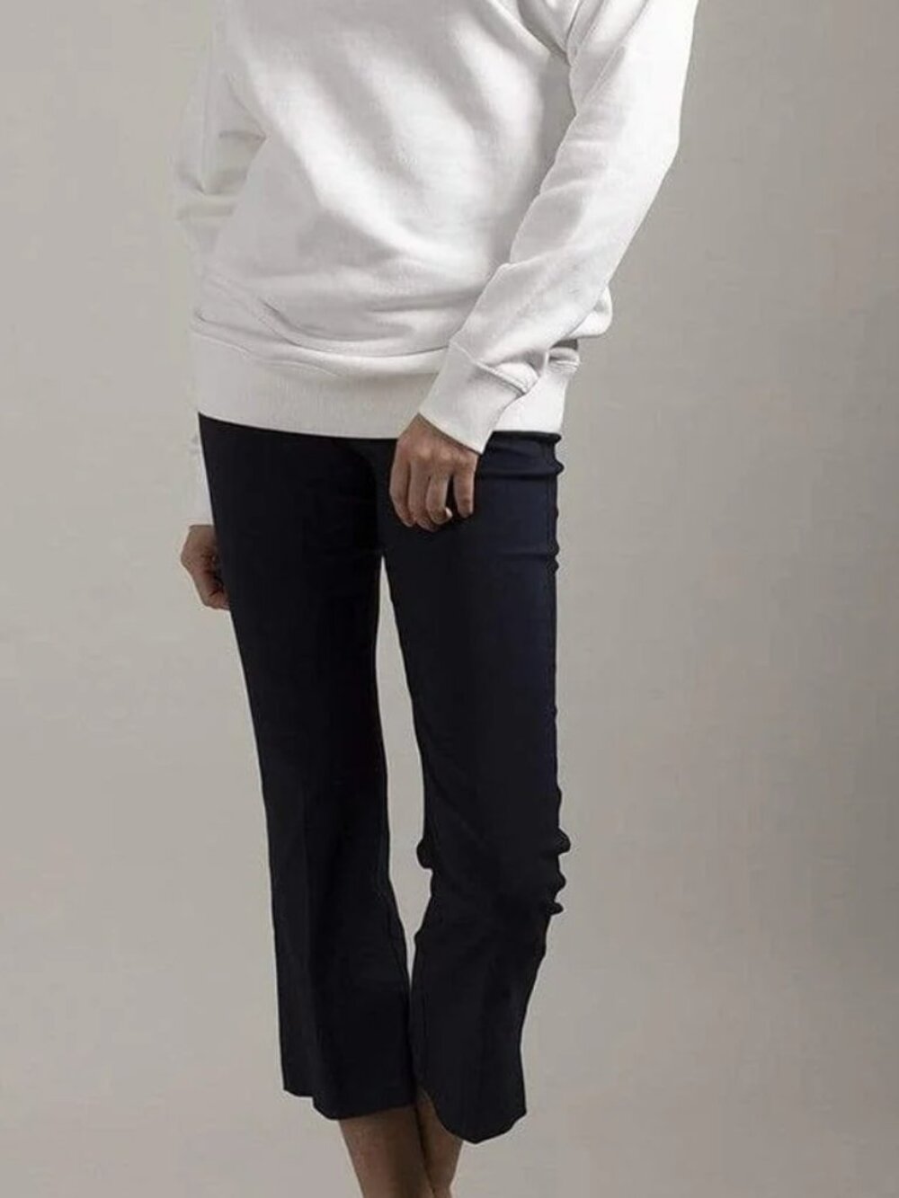Avenue Montaigne Leo crop flare pant - Navy size 4